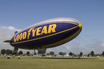 Goodyear_blimp07.jpg