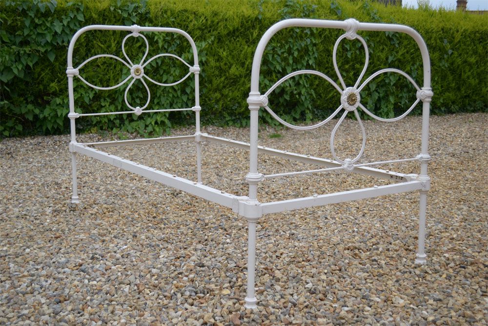  photo single-bedstead-K513-1_zps0bdf6ded.jpg