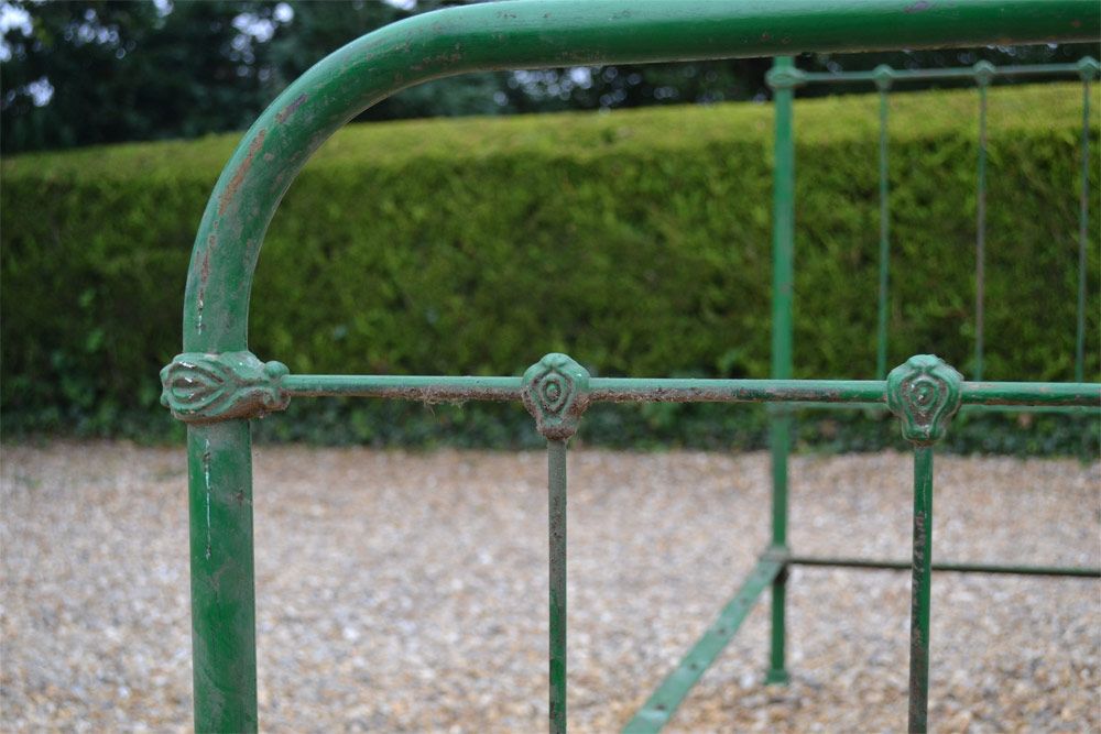  photo victorian-iron-bed-K577-1_zps98da3f44.jpg