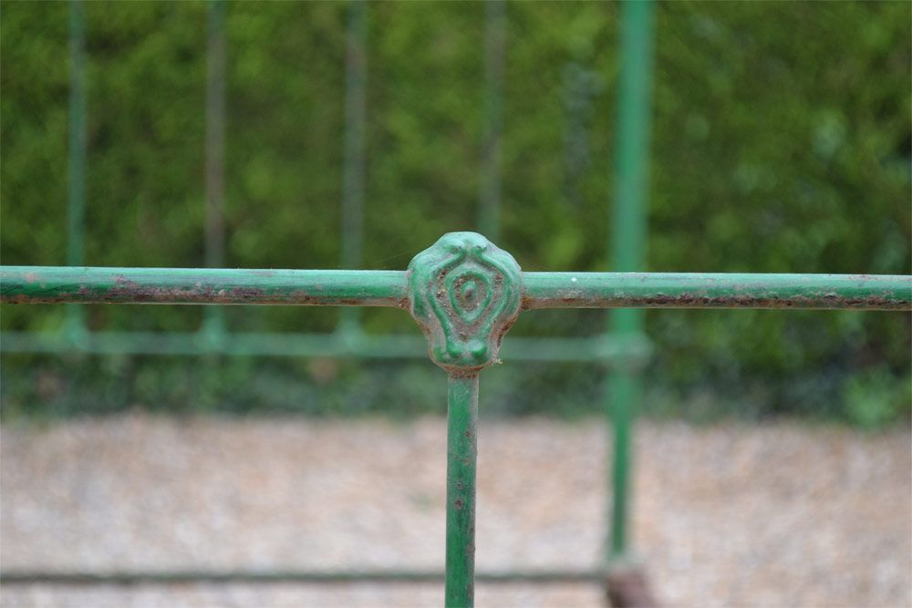  photo victorian-iron-bed-K577-2_zps3859fb0f.jpg