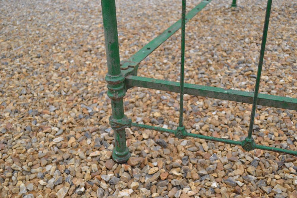  photo victorian-iron-bed-K577-3_zps57a0cae9.jpg