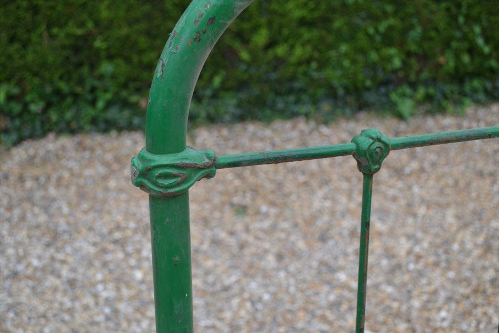  photo victorian-iron-bed-K577-8_zps701e2fe6.jpg