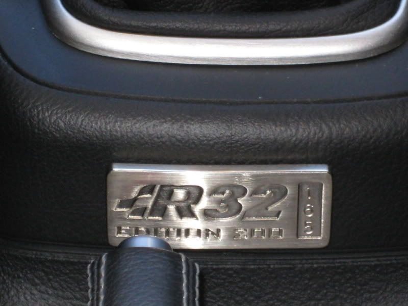 R32 Badge